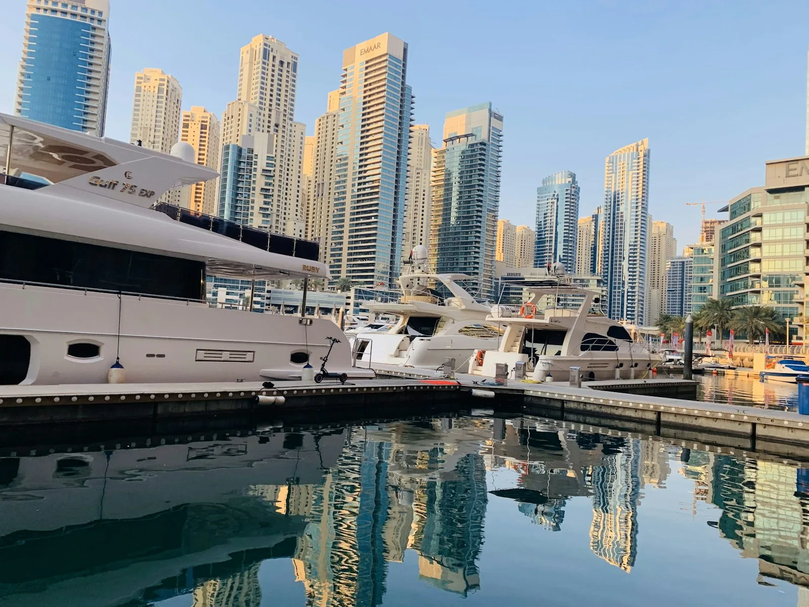 Rashid Yachts & Marina, Dubai: the community, homes and setting covered in this Rashid Yachts & Marina property guide
