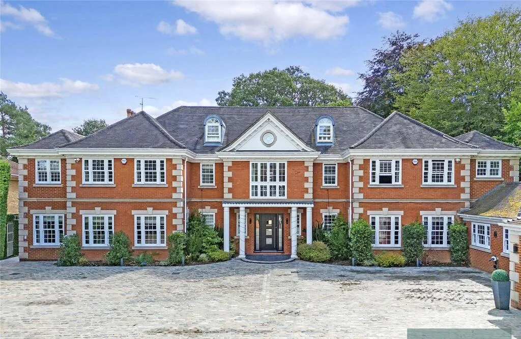 Eight-bedroom estate, Billericay
